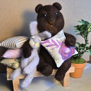 Bear & Bunny on Vacation – Designer Felted Toy Set with Wooden Bench